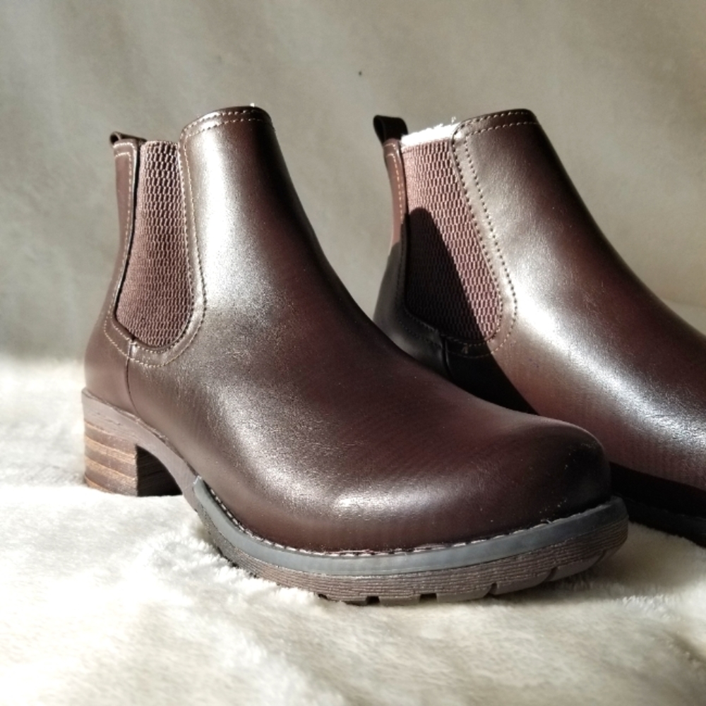 NWOT Eastland | Jasmine Ankle Boots | Chelsea Style Pull On Boot | size …